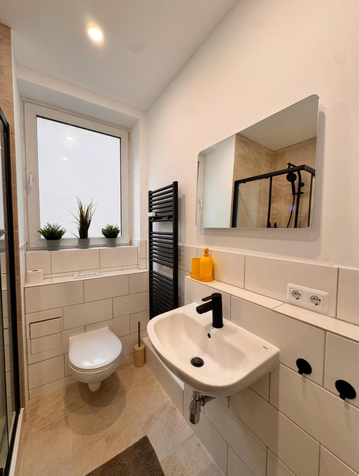 New Apartment In Magdeburg Buckau - Waschmaschine, Smart-Tv, Neues Badezimmer Екстер'єр фото